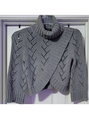 bebe - Asymmetrical Gray Crop Top Sweater